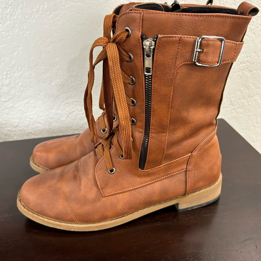 Tan/brown boots.  Size 8.